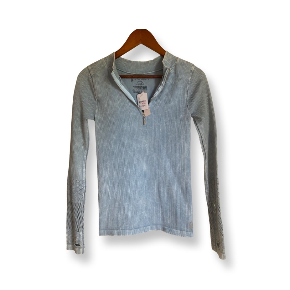 Free People Movement Women’s Light Blue Top Size M/L